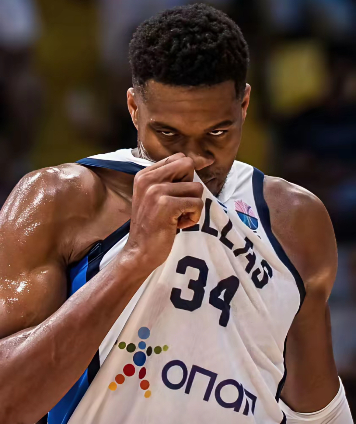 关于欧超杯转会期走向成谜；洛杉矶快船队长鼓劲；信心回归；赛程密集仍需轮换的信息